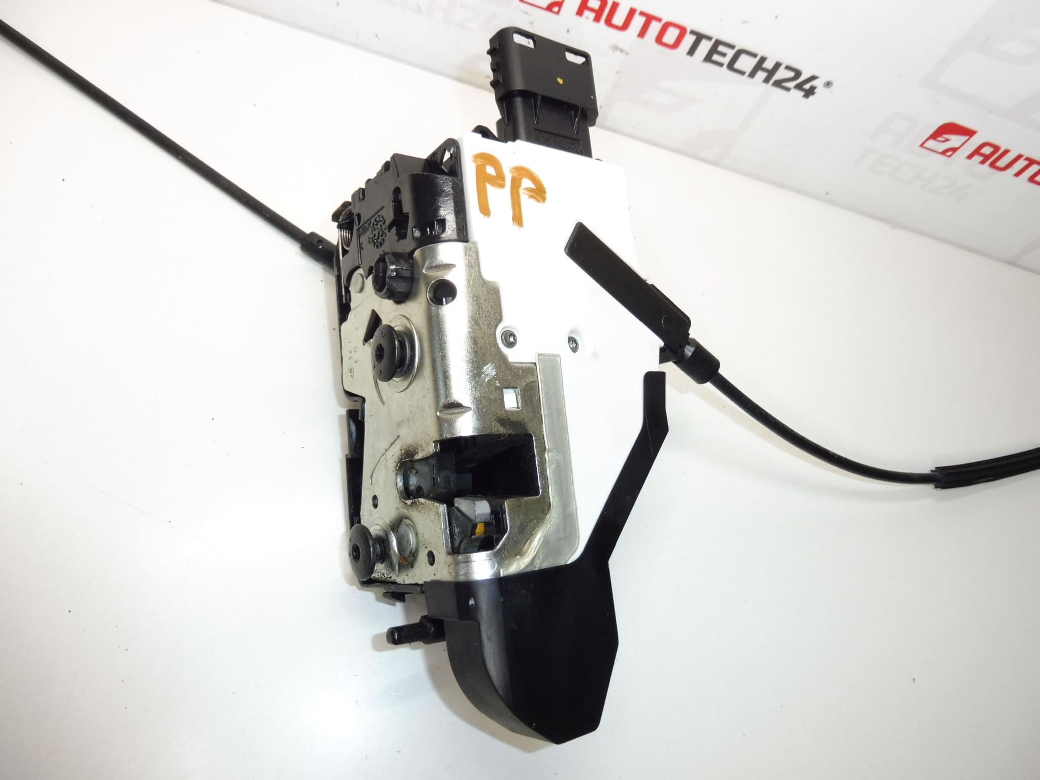 Höger framdörrlås Citroën C3 Picasso 9136FH