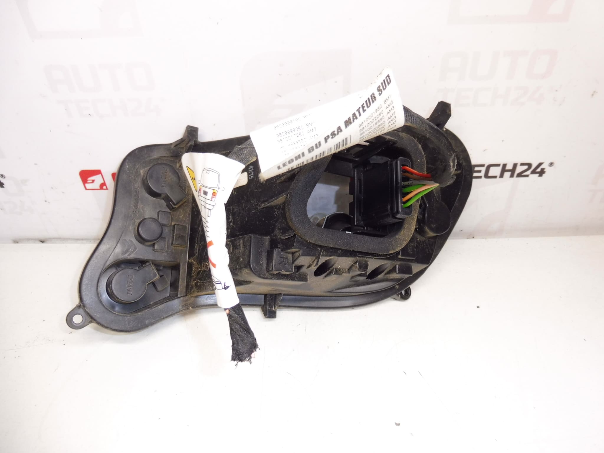 Fäste för höger baklykta utvändig Citroën C4 II 9808624380 9808624580 - Bild 2