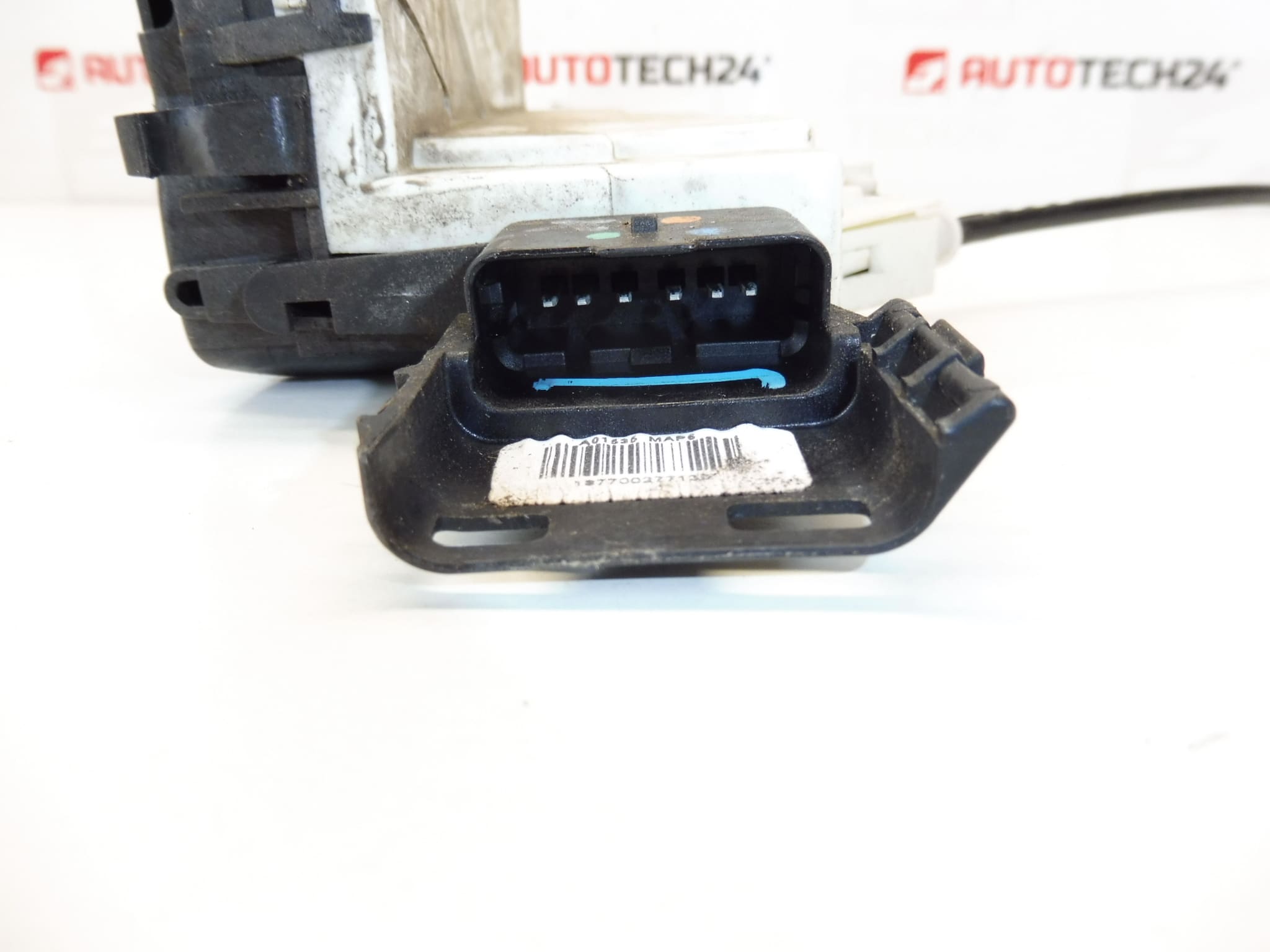 Lås för högra framdörren Peugeot 308 567147 A01545 9800616580 - Bild 2