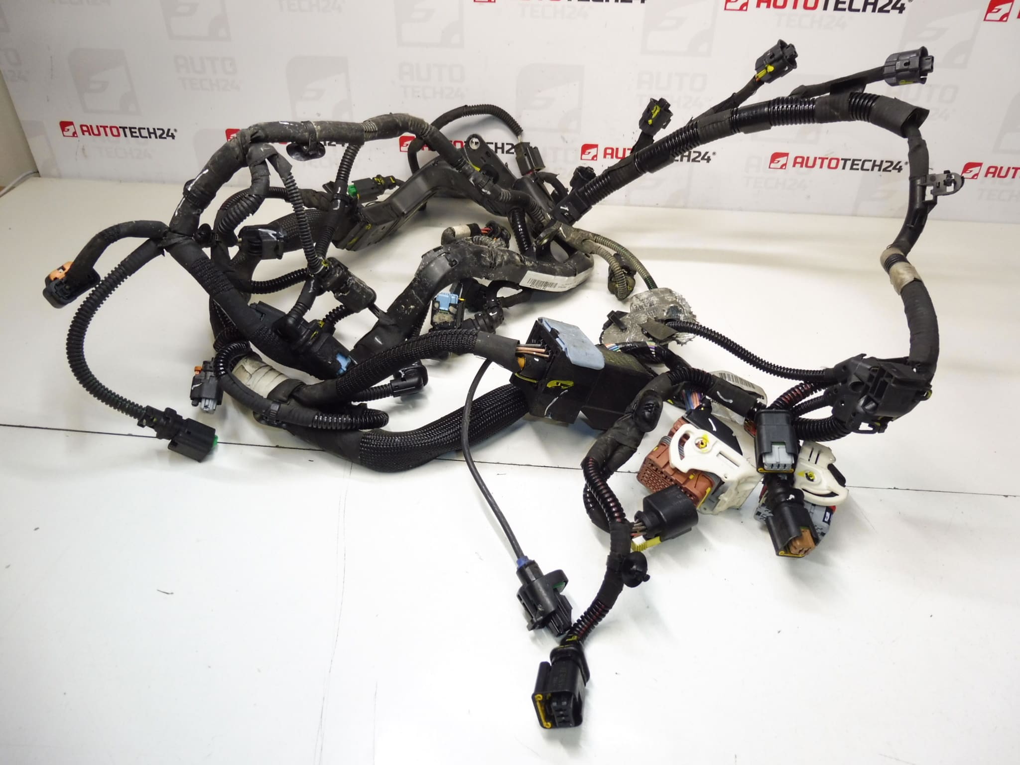 Huvudmotorkablage Citroën Peugeot 1.6 eHDI 9803029180 9678305680 - Bild 2