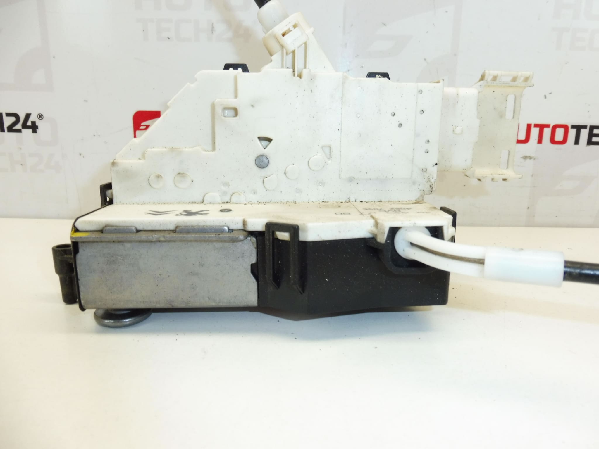 Elektriskt Lås Till Höger Dörr Peugeot 407 9683417780 9136FE - Bild 2