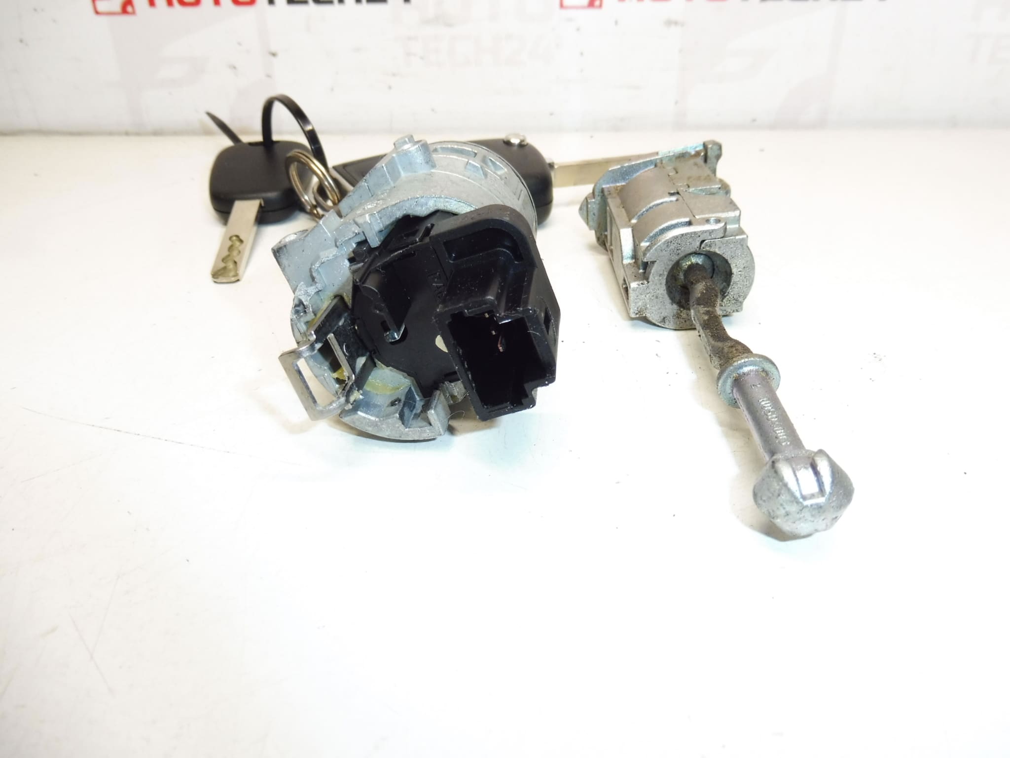 Låssats med 2 nycklar till Citroën 9801984780 4162PT - Bild 2