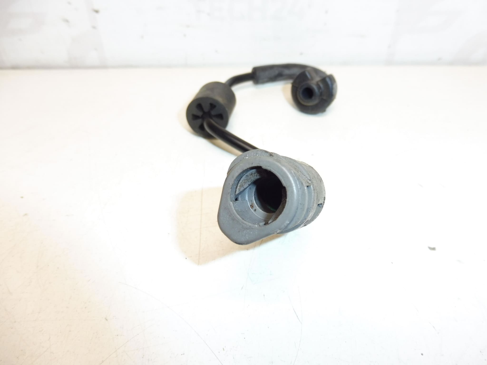 Undertrycksslang till Citroën/Peugeot 1.2, artikelnummer 9804306280 - Bild 2