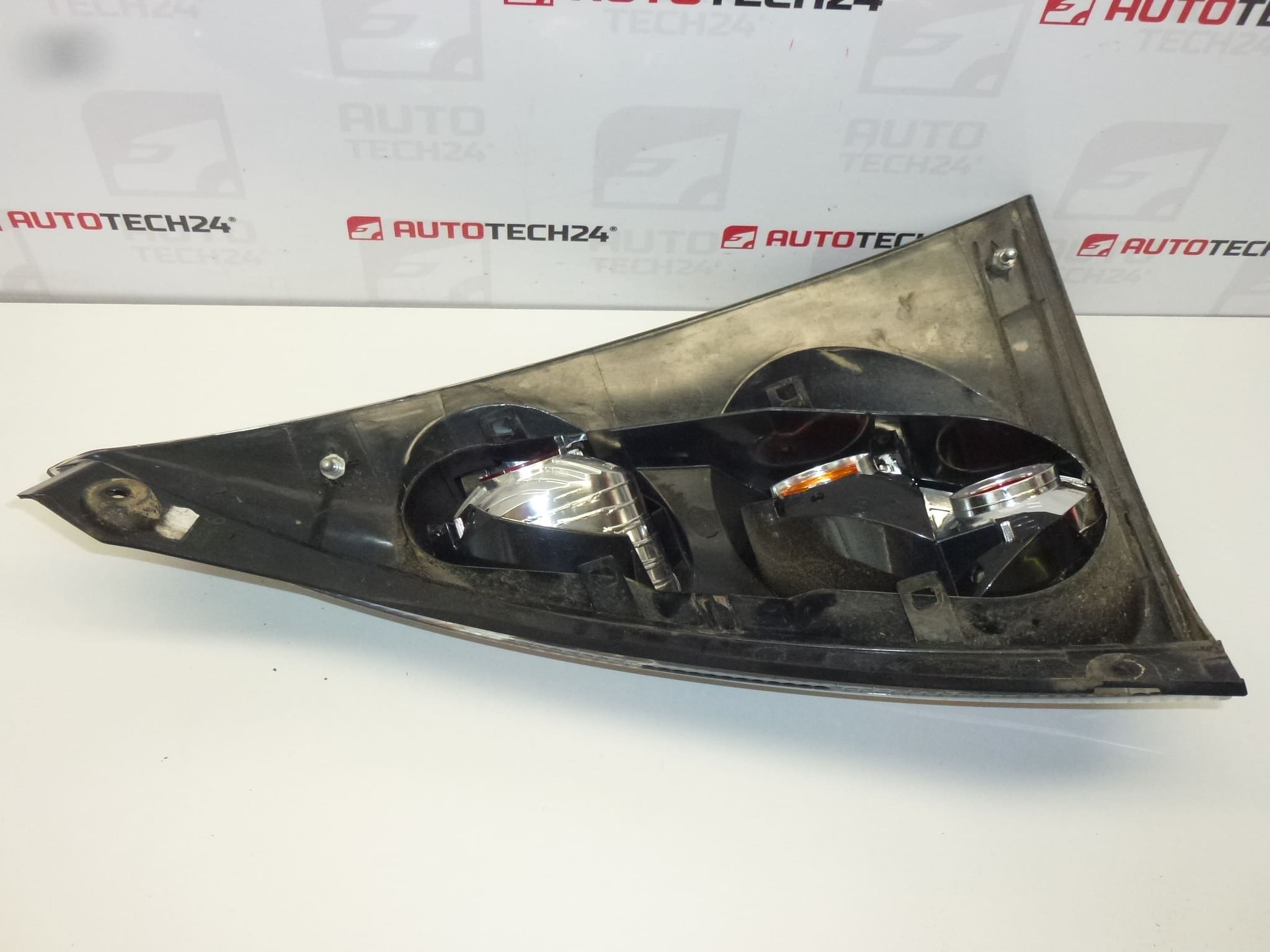 Vänster baklykta Citroën C1 81560-0H060 6350X8