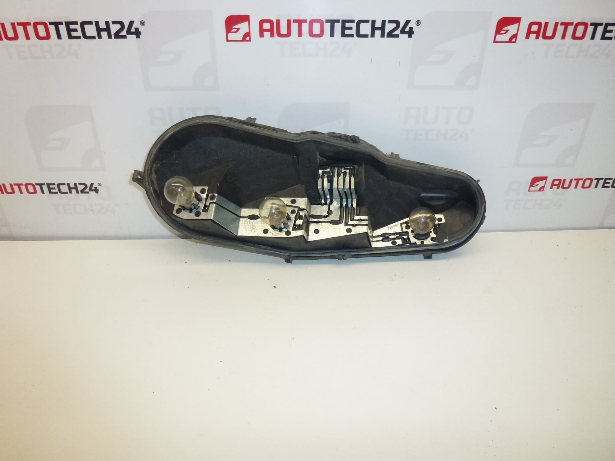 Höger bakre lampbult bas med Citroën C1 Peugeot 107 634681 Kabelkabel