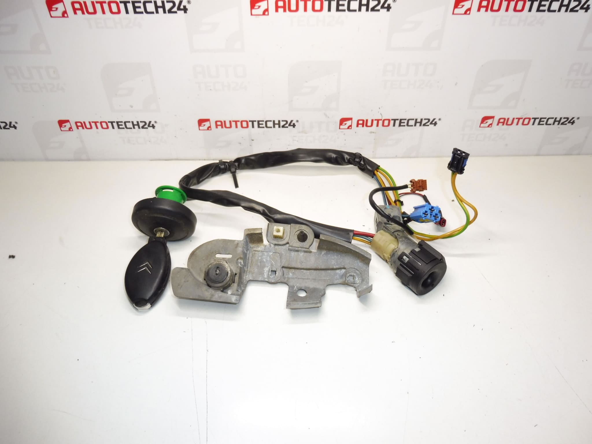 Låssats + en nyckel Citroën C5 01-07 4162Z0 4162CE