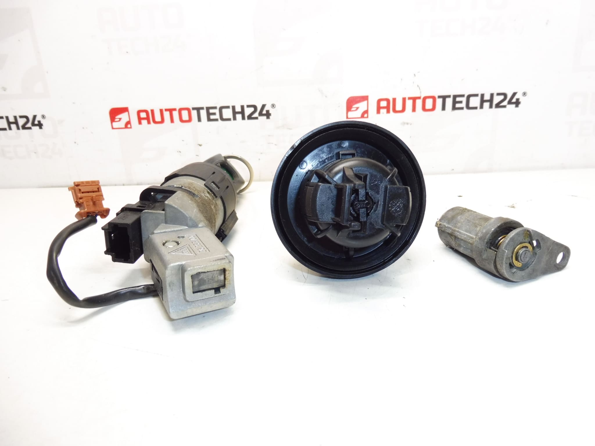 Låssats Med 2 Nycklar Peugeot 307 4162GA 4162KG - Bild 2