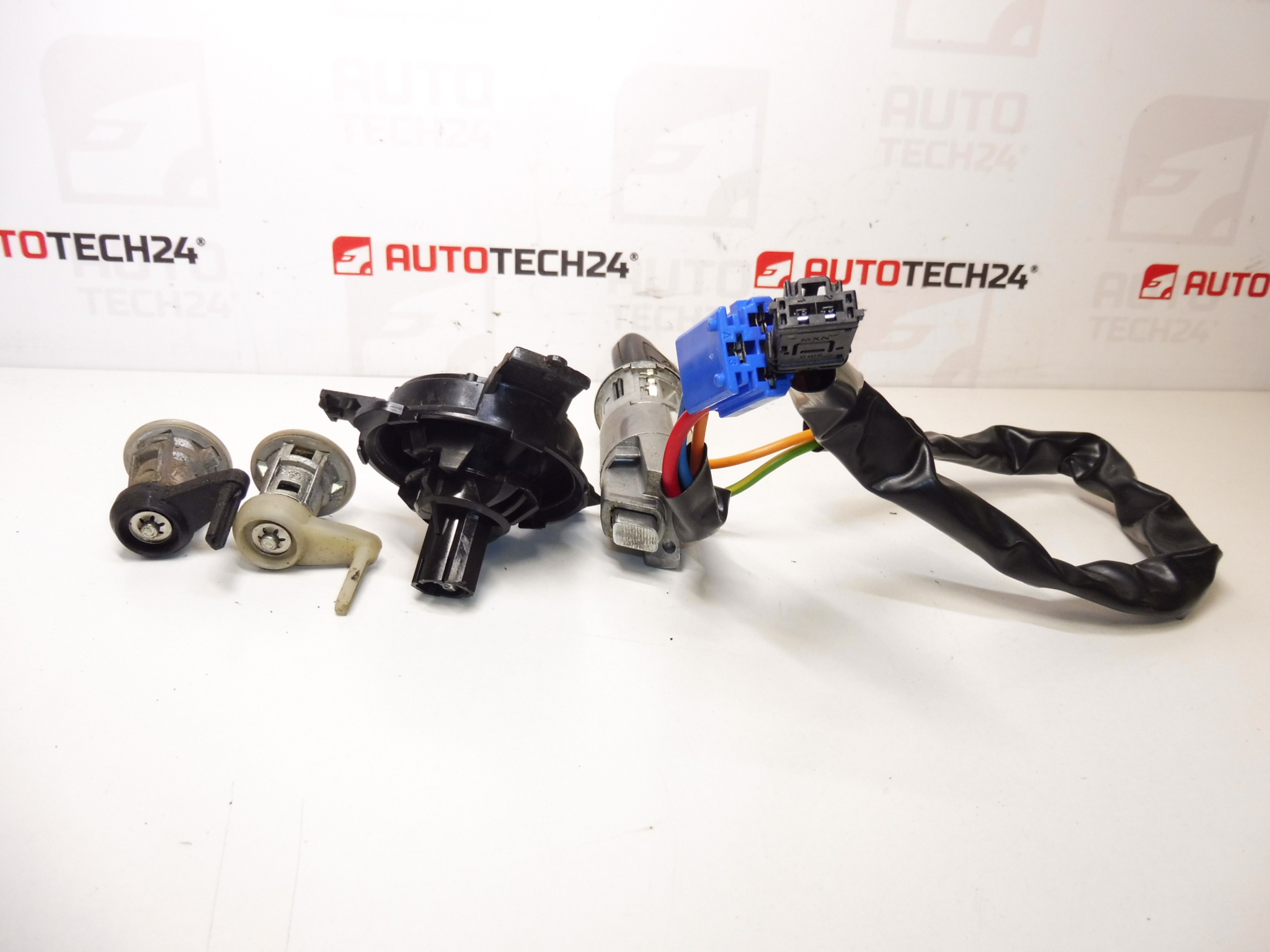 Låssats Peugeot 206 206+ 1 nyckel 4162NR 4162EZ