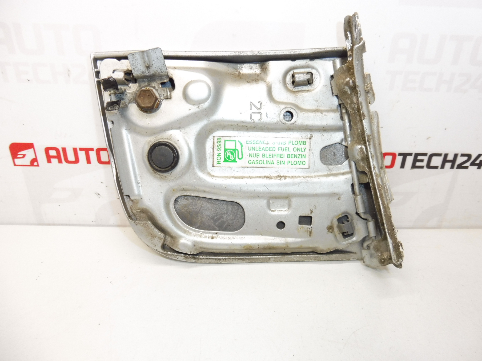 Tanklock röd Peugeot 107 Citroën C1 KTB 1517C5 1517C9
