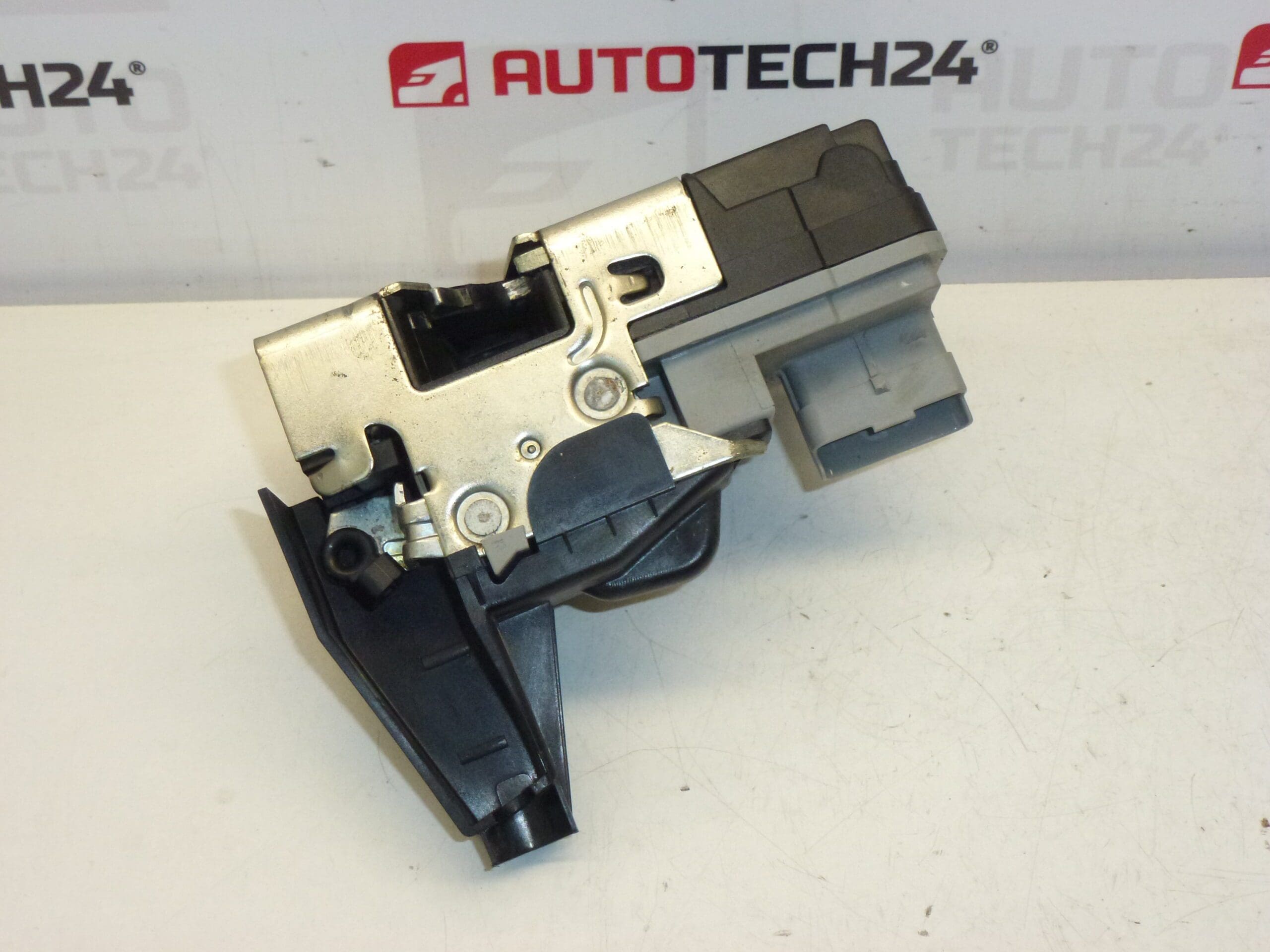 Vänster ytterdörrförare Peugeot 307 9135Z0