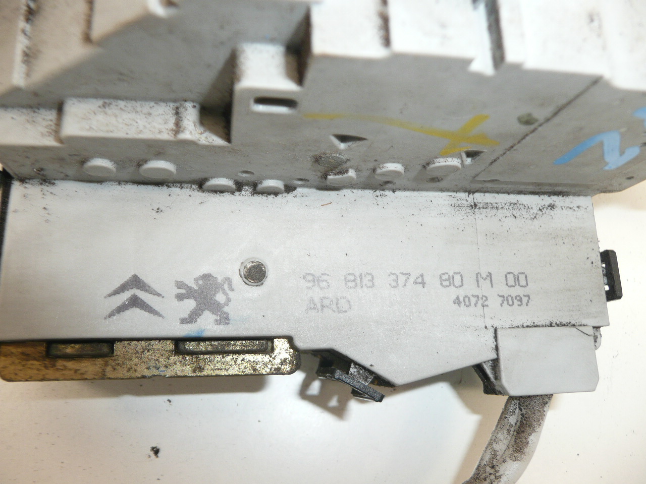 Höger dörrlås Peugeot 407 9681337480 9138N8