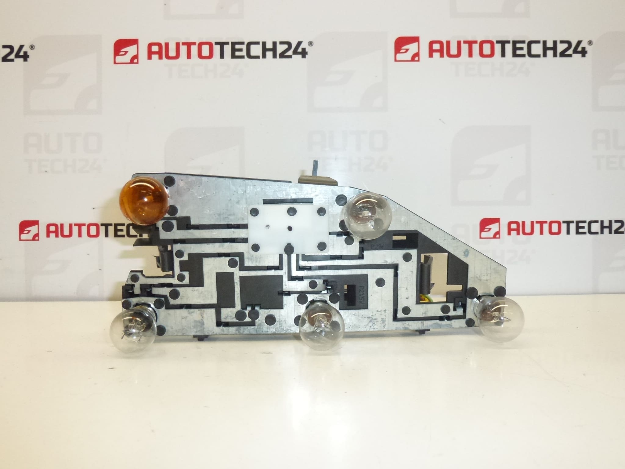 Bakre vänster lampsockel Peugeot 406 4 dörrar 9630364877 6350L5