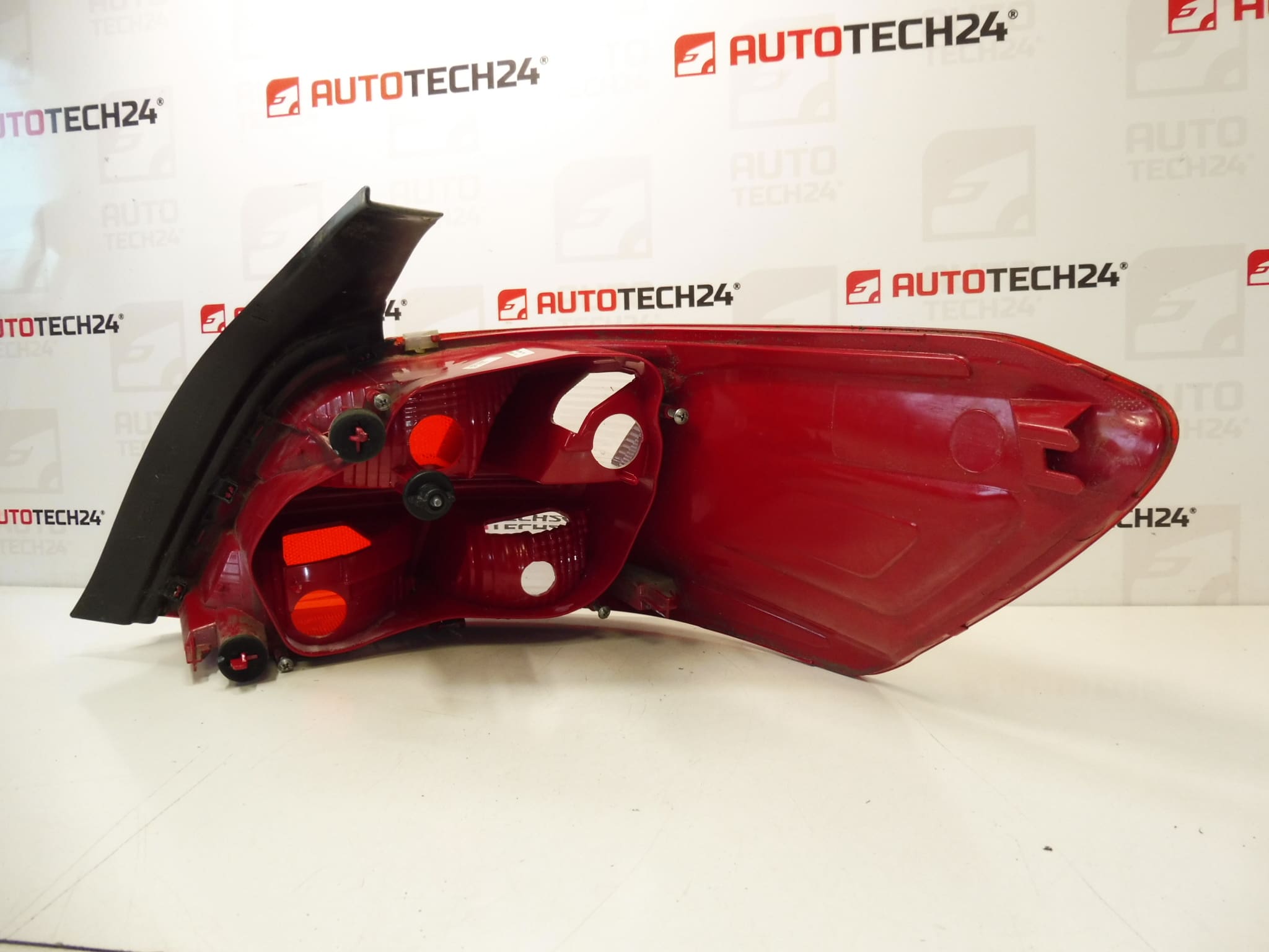 Bakre vänster lampa Peugeot 301 9674807780 - Bild 2