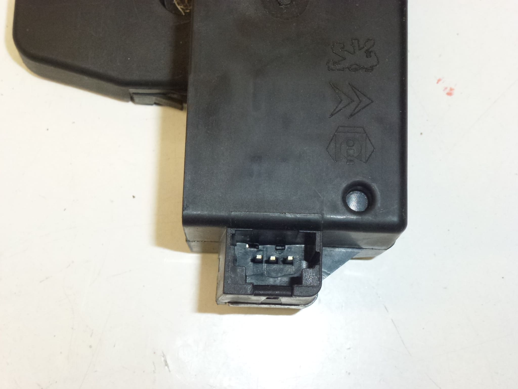 Lås till Citroën/Peugeot, artikelnummer 9653208080 / 871983 - Bild 2