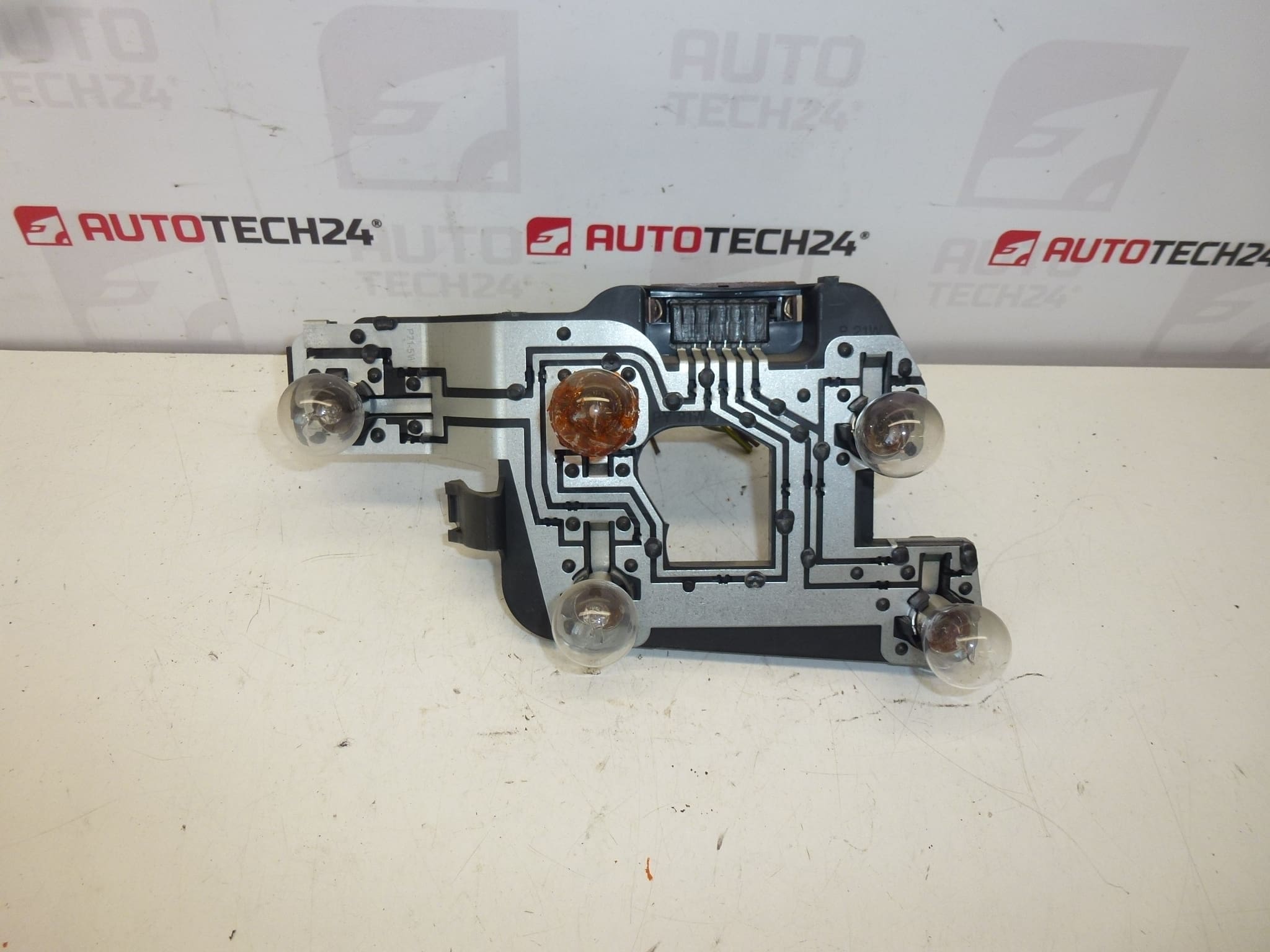 Citroën Xsara 6350P0 vänster bakljussockel med kablage