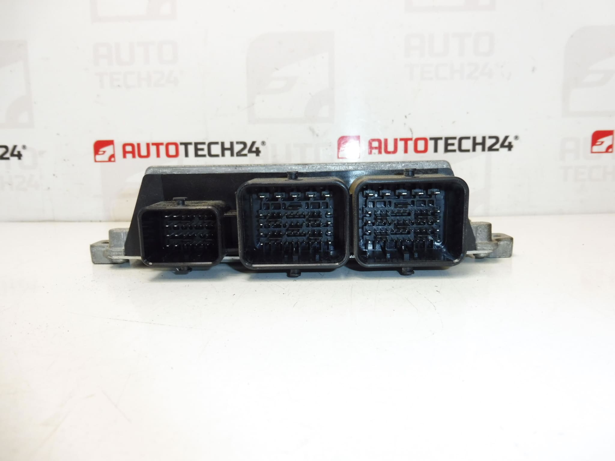 ECU Valeo V46.21 Citroën Peugeot 9806166080 9804436280 - Bild 2