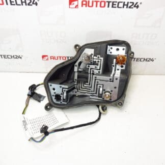 En del av den högra lampan Peugeot 301 9674807880
