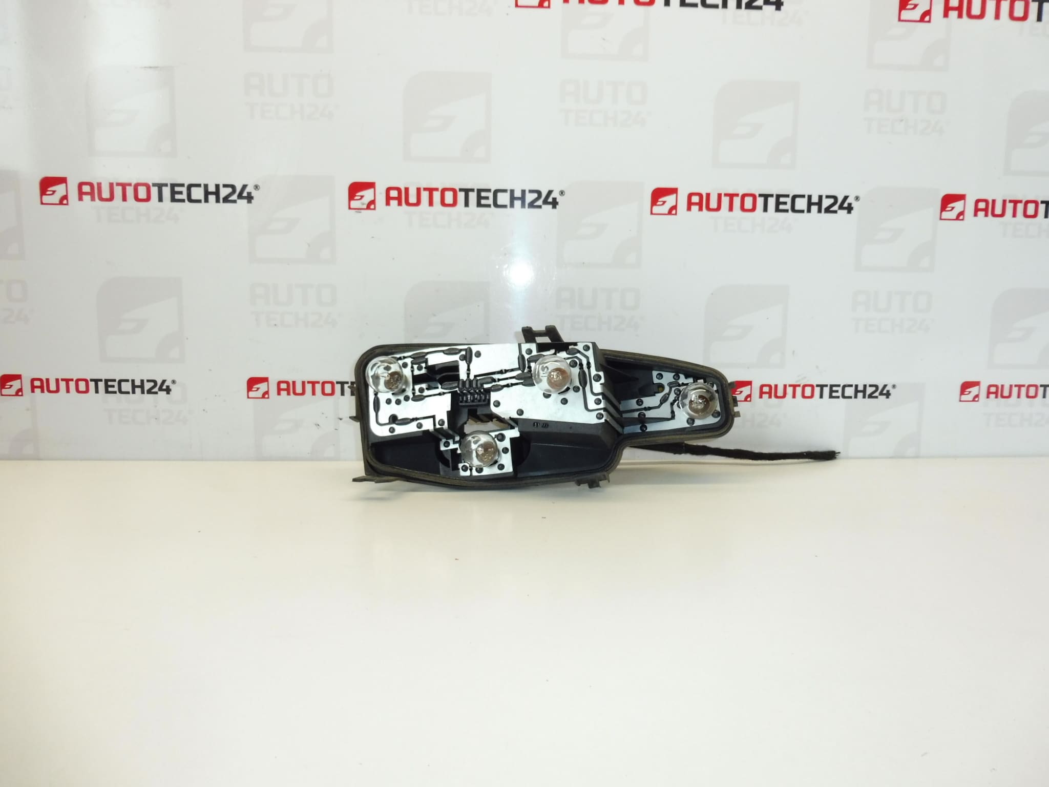 Peugeot 308 SW 6351KW bakre höger lampsockel