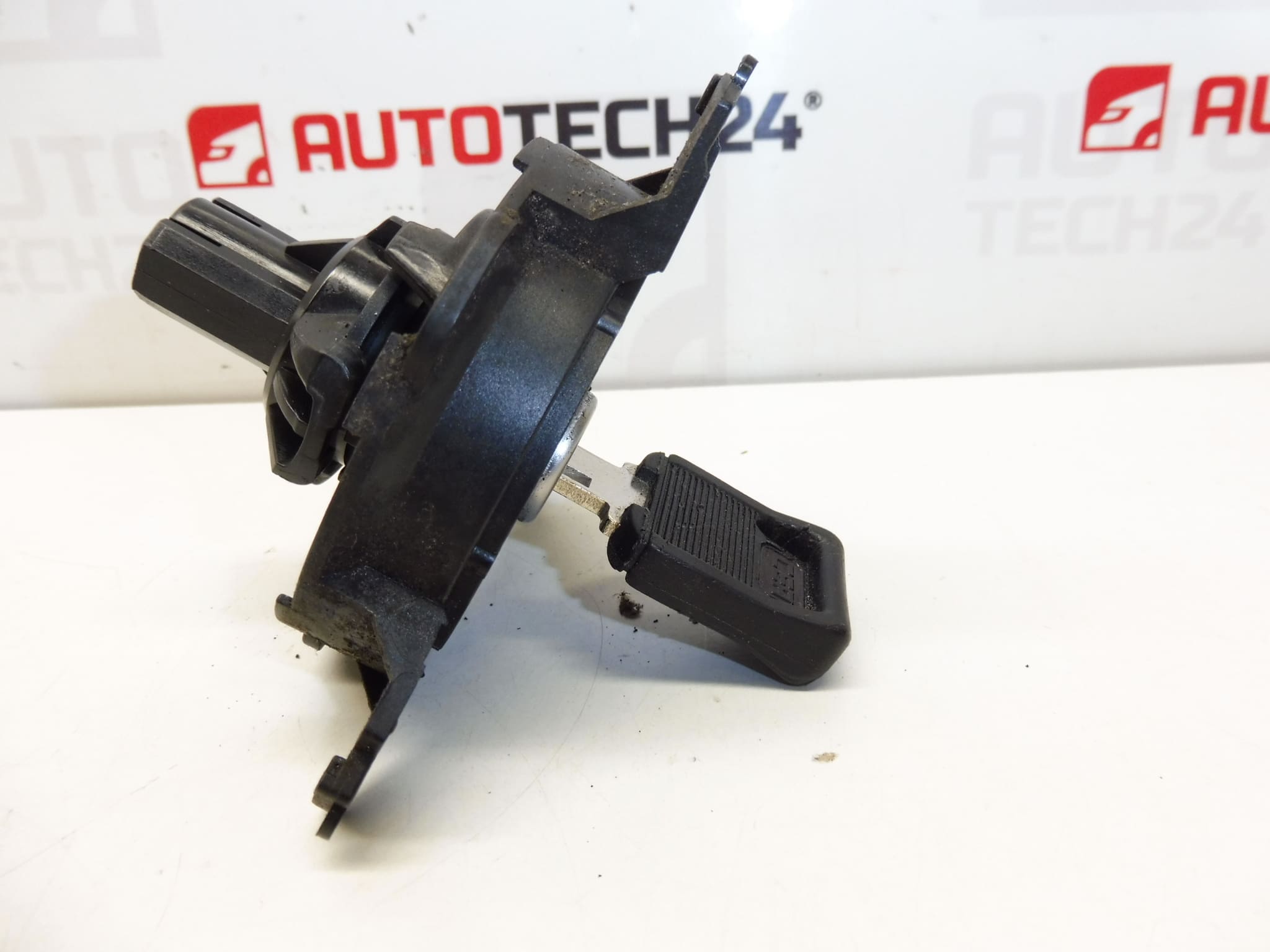 Tanklock Med 1 Nyckel För Peugeot 206 - Bild 2