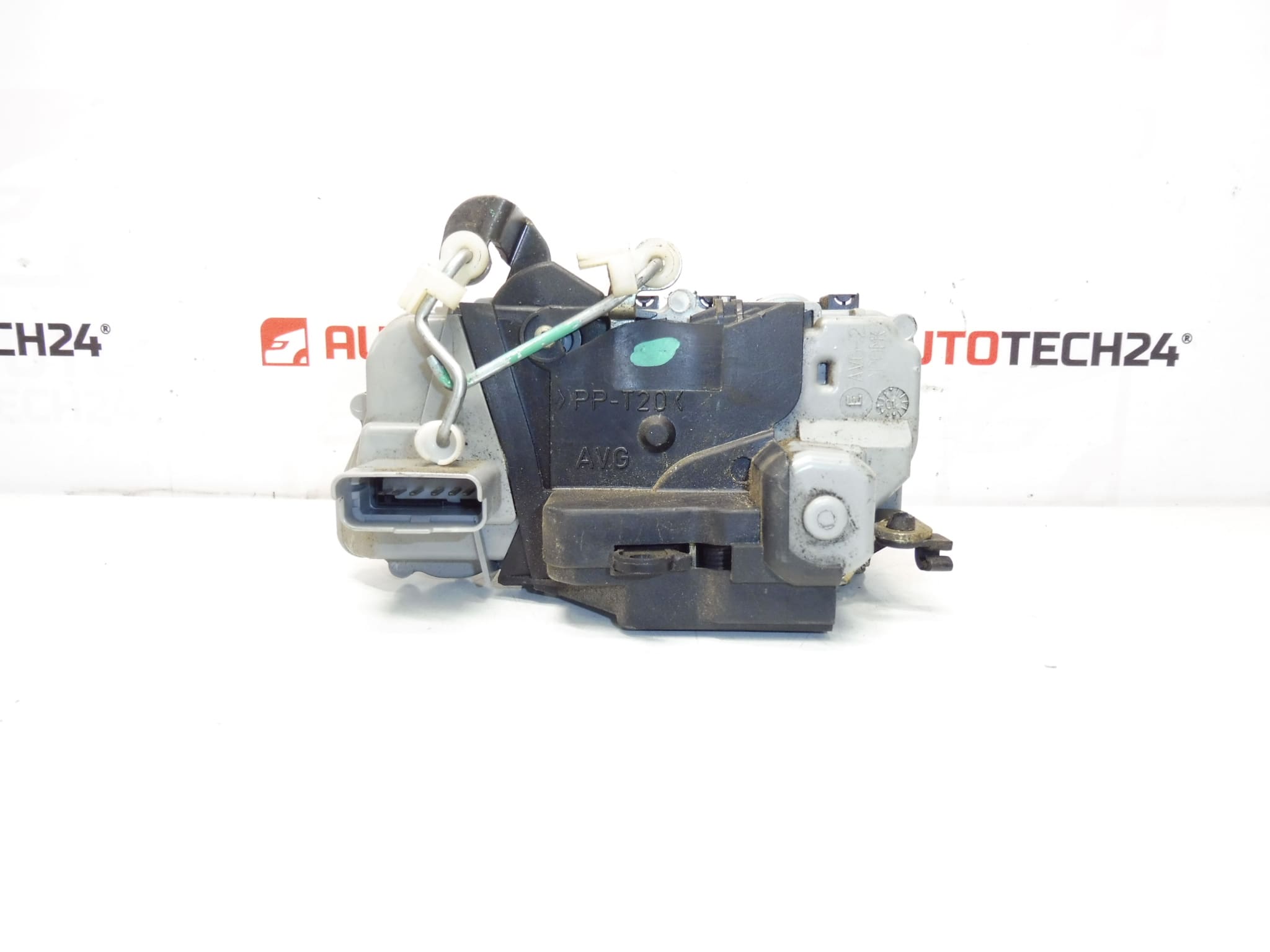 Vänster dörrlås Peugeot 307 3-dörr 9135k4