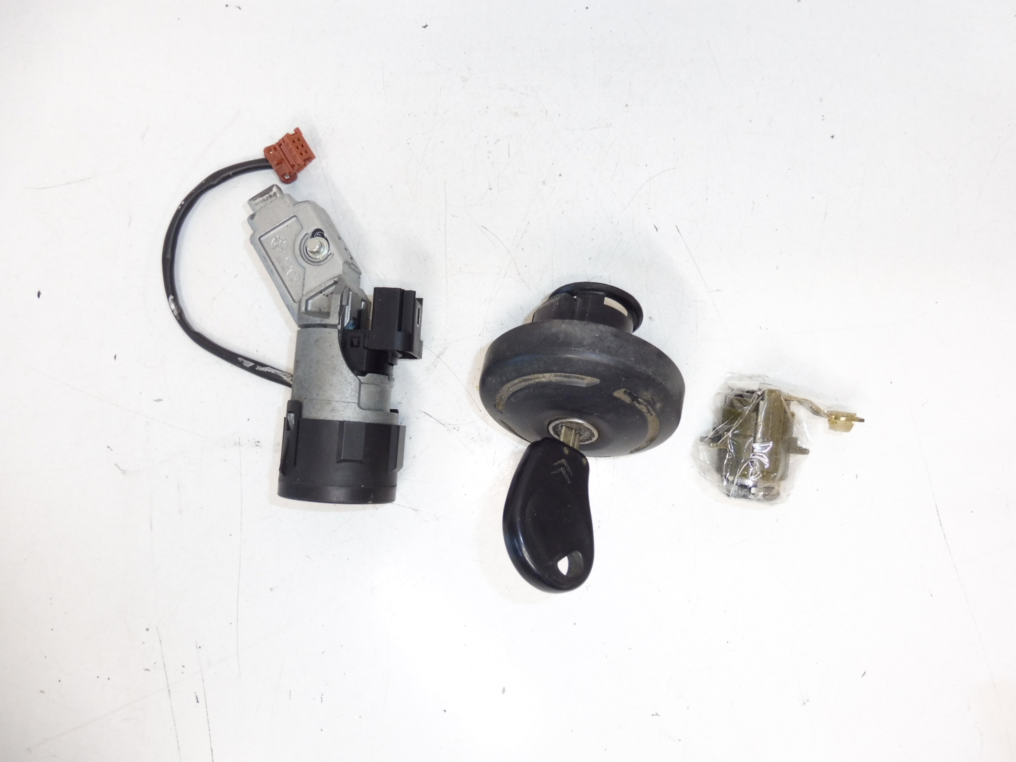 Låsset + 1 Nyckel Citroën C5 05-07 4162HE