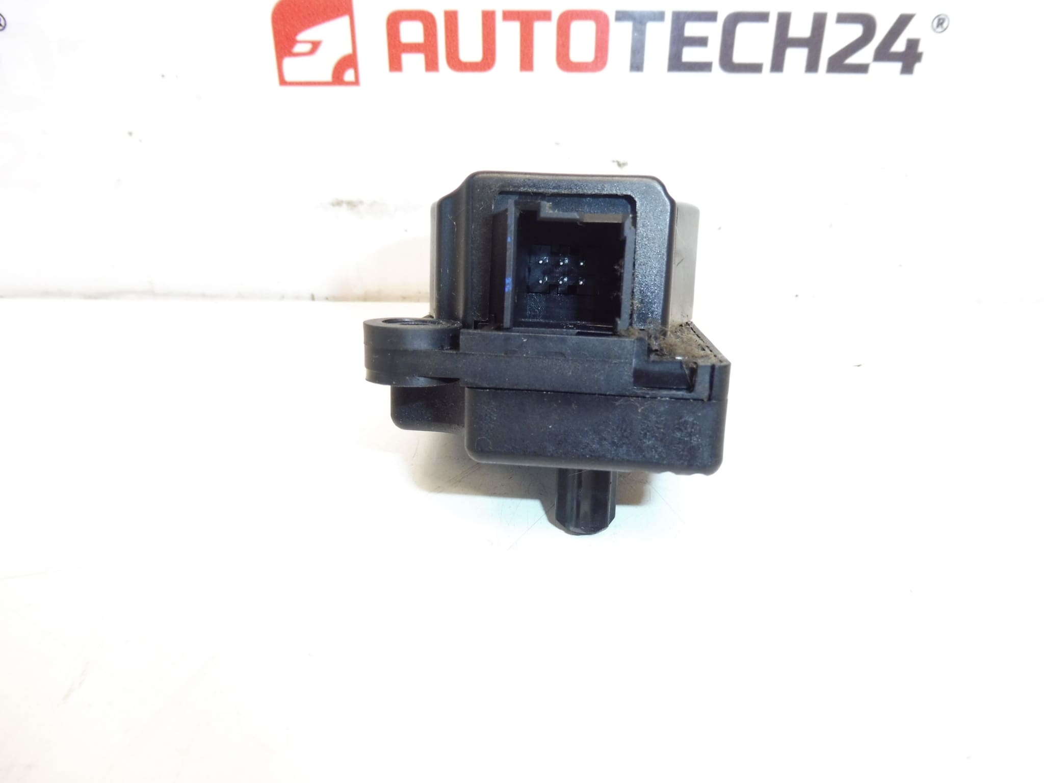 BEHR servomotor för värme till Citroën/Peugeot, EAD515 P2861001U och 31 647947 - Bild 2