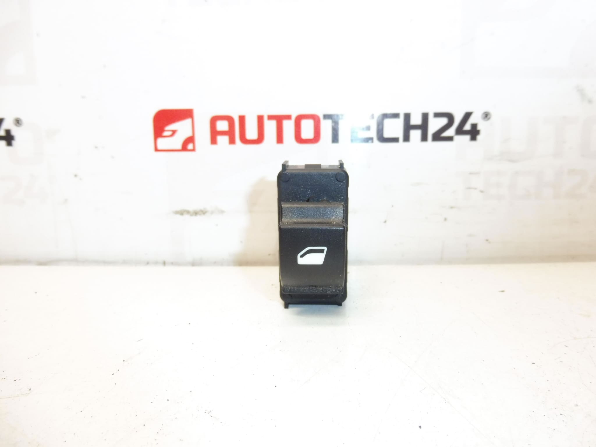 Citroen C-Elysée Peugeot 301 96657927 fönsterförare