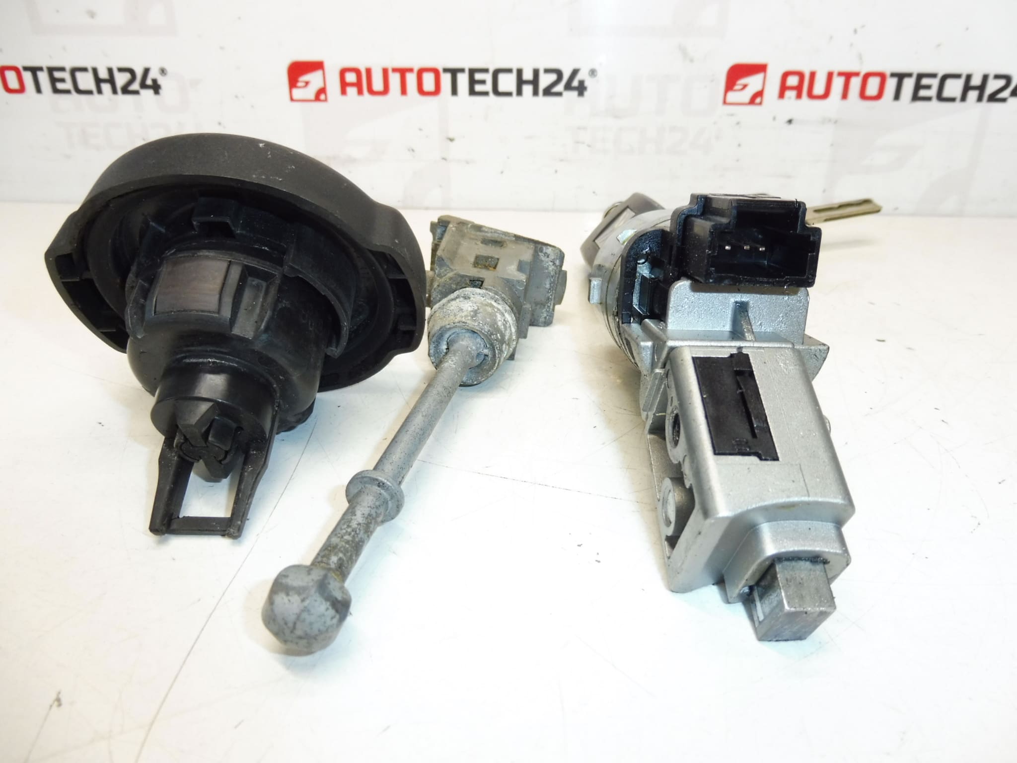 Låspaket med 2 nycklar till Citroën C5 X7 4162NS 4162KF - Bild 2