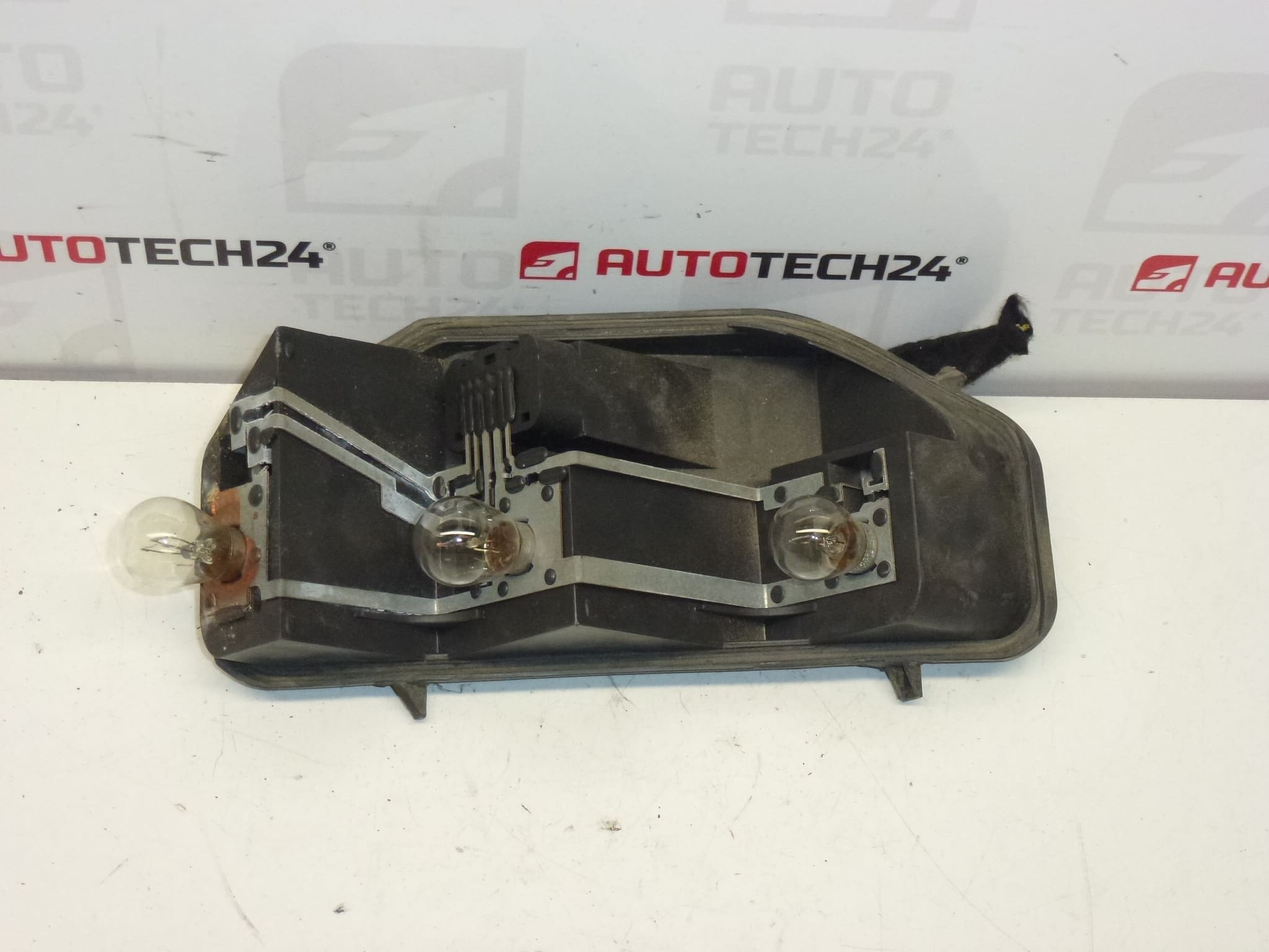 Sockel med ledning av höger baklykta Peugeot 407 KOMBI 6351T3 6351FR