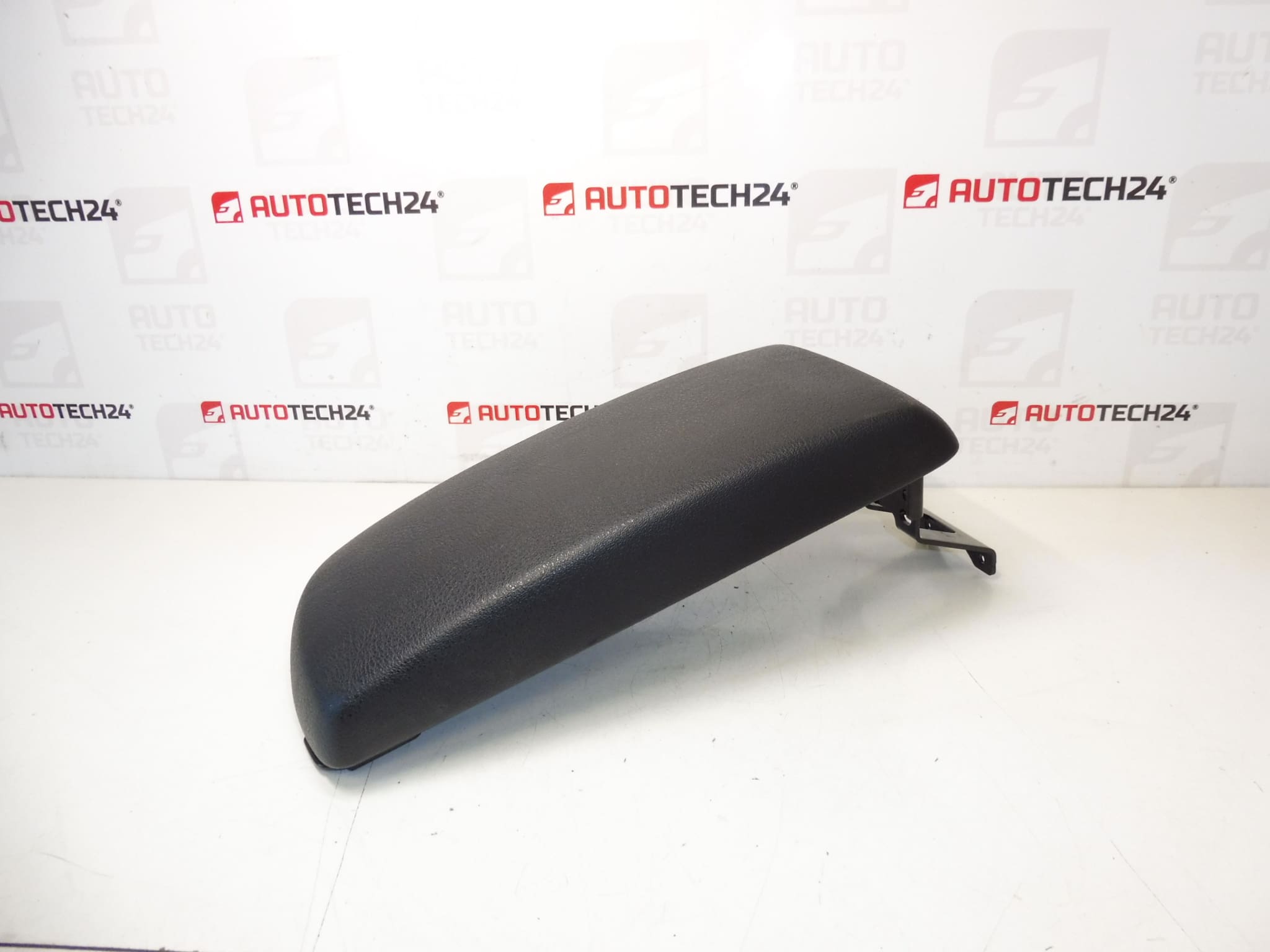 Peugeot 407 7589E7 Center Armstor
