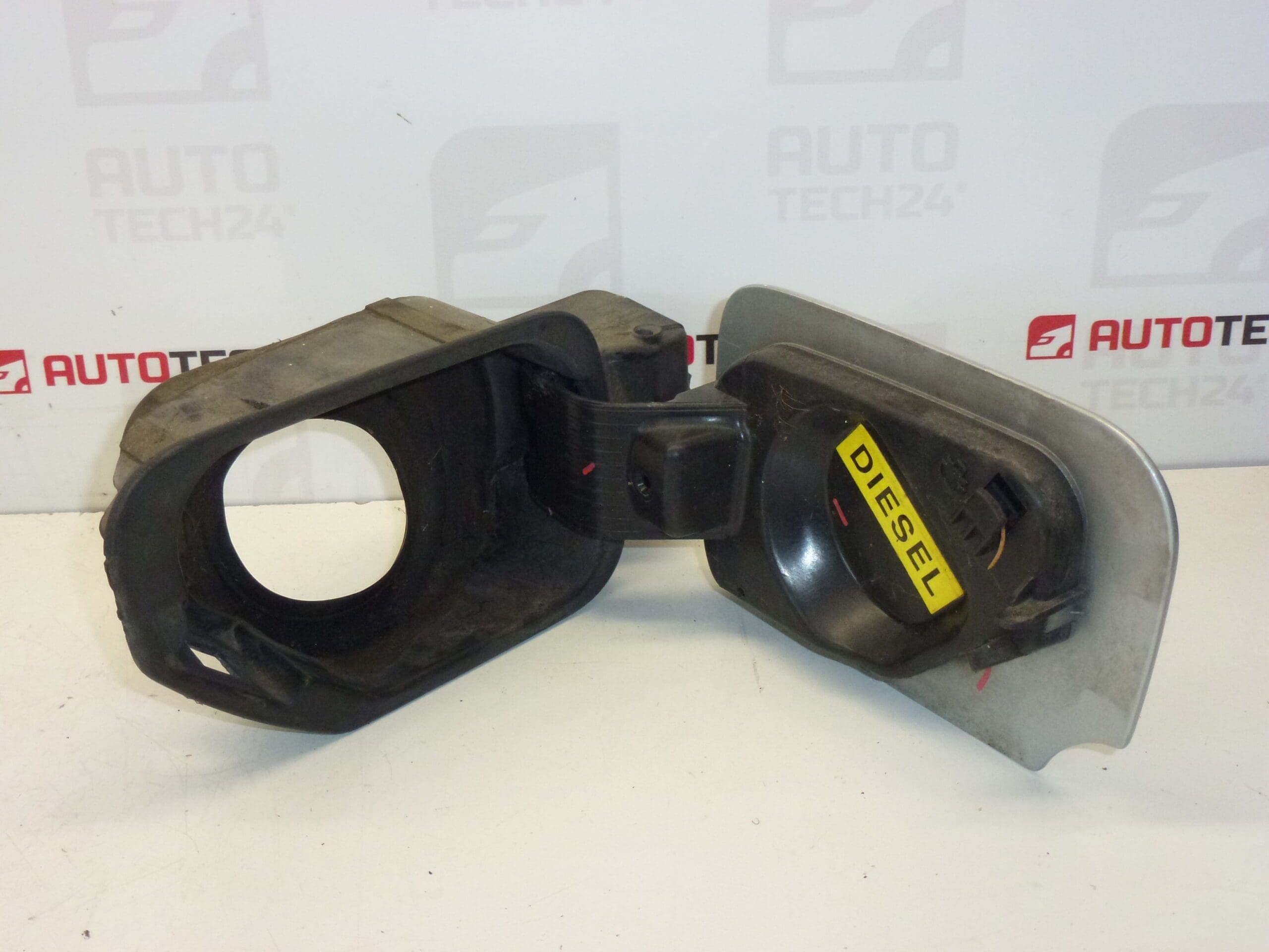 Tanklocksskydd Peugeot 407 1517A7 151877 EZRC - Bild 2