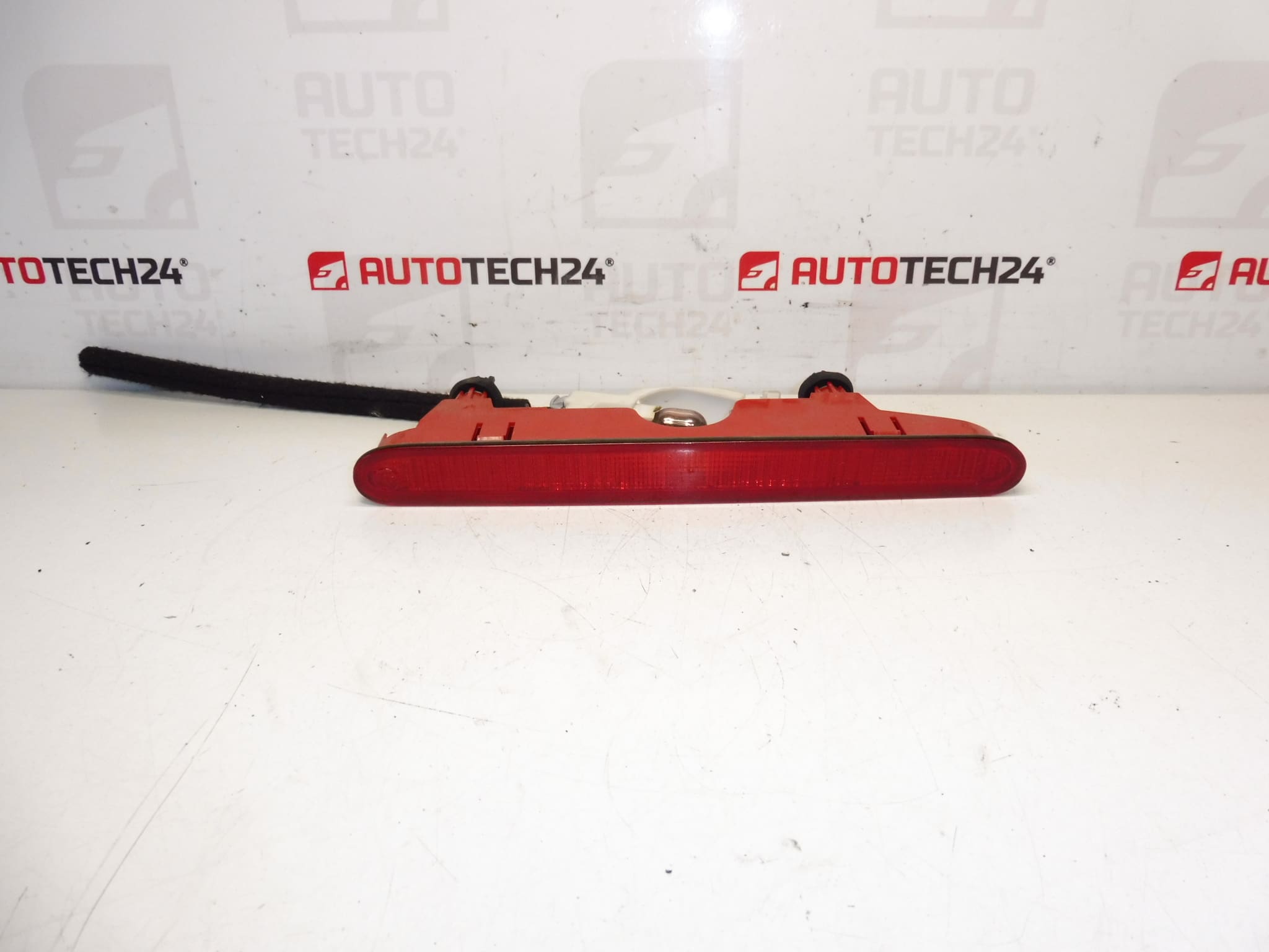 Den tredje bromsljuset Peugeot Citroën 9682830180 968528980 6351fe