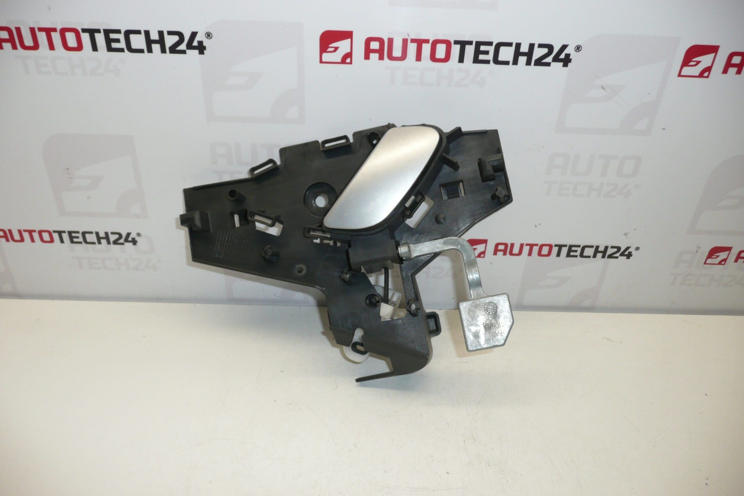 Invändigt handtag på vänster framdörr Citroën C5 I och II 9649218477