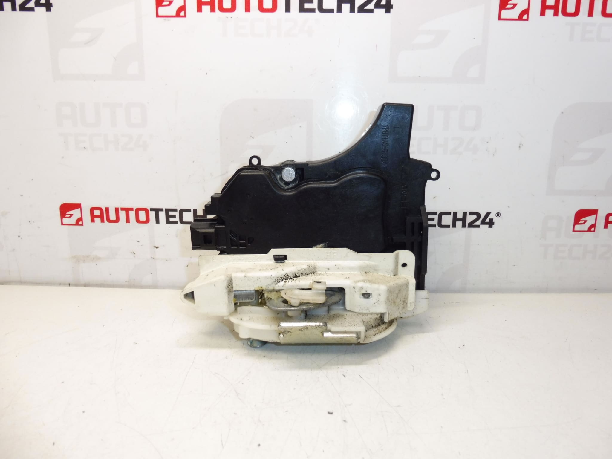 Vänster bakdörrlås Citroën C-Crosser Peugeot 4007 9137N0