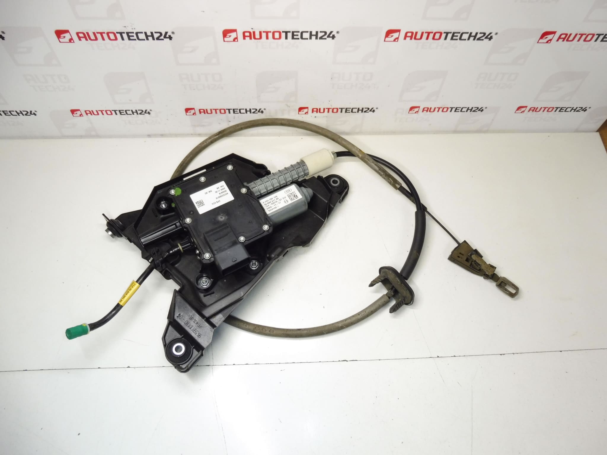Elektronisk handbroms Peugeot 3008 I 0204280099 9684898480 470209