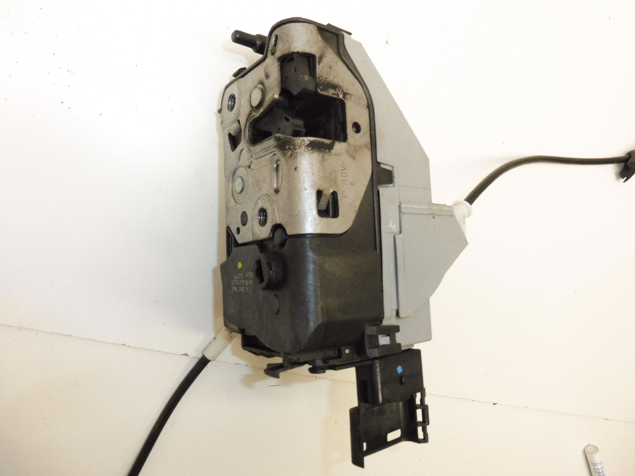 Vänster bakdörrlås Peugeot 308 567165 A01520 9800617580 9137N2