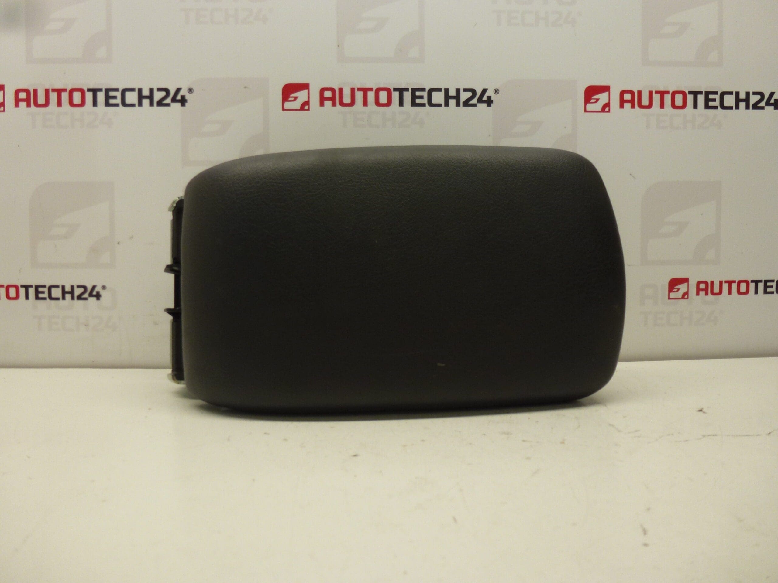 Mittarmstöd Peugeot 308 96587010ZD 7589SV