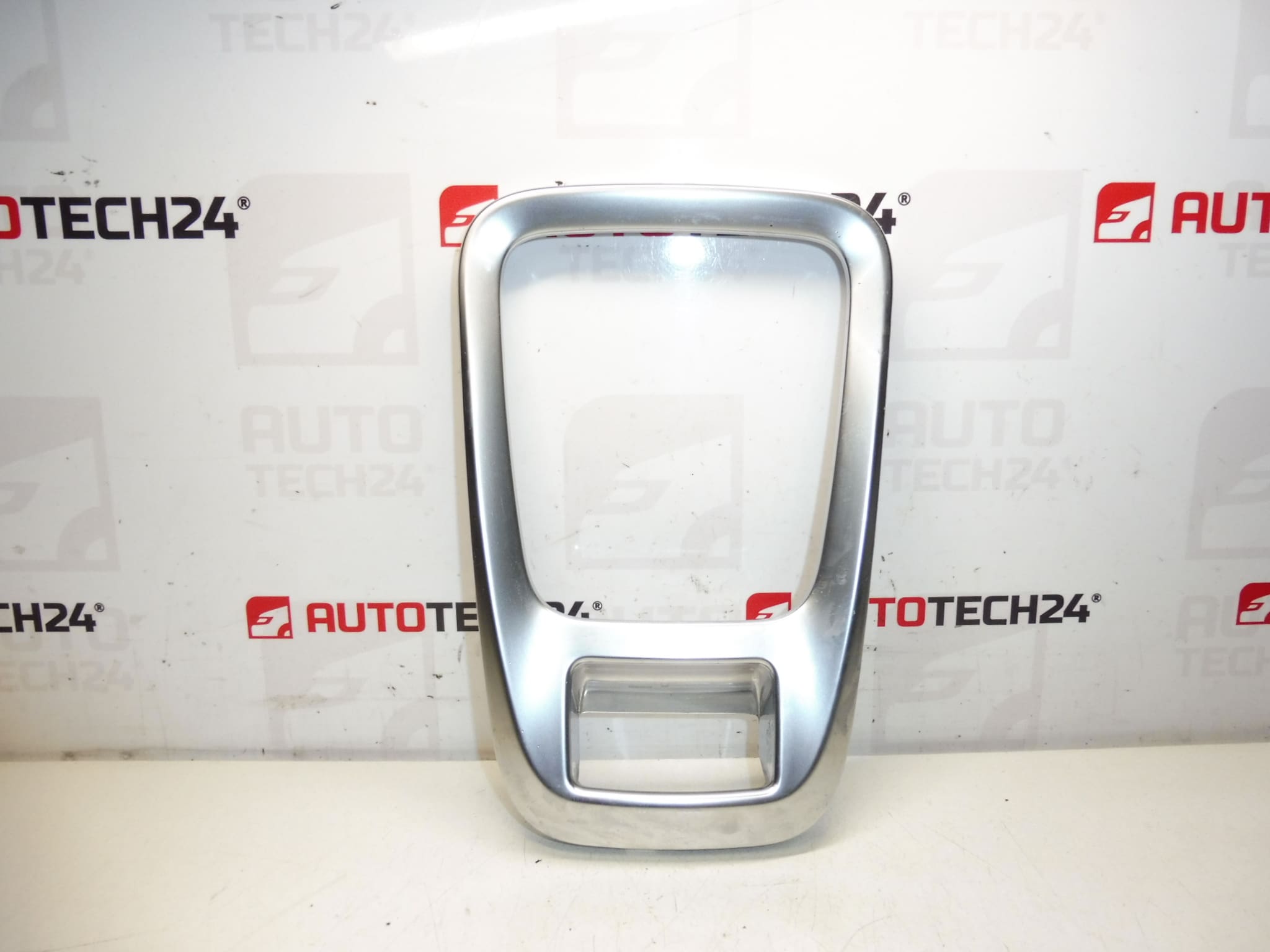 Peugeot 3008 5008 växelspak dekorativt skydd 9685474977 7591L9