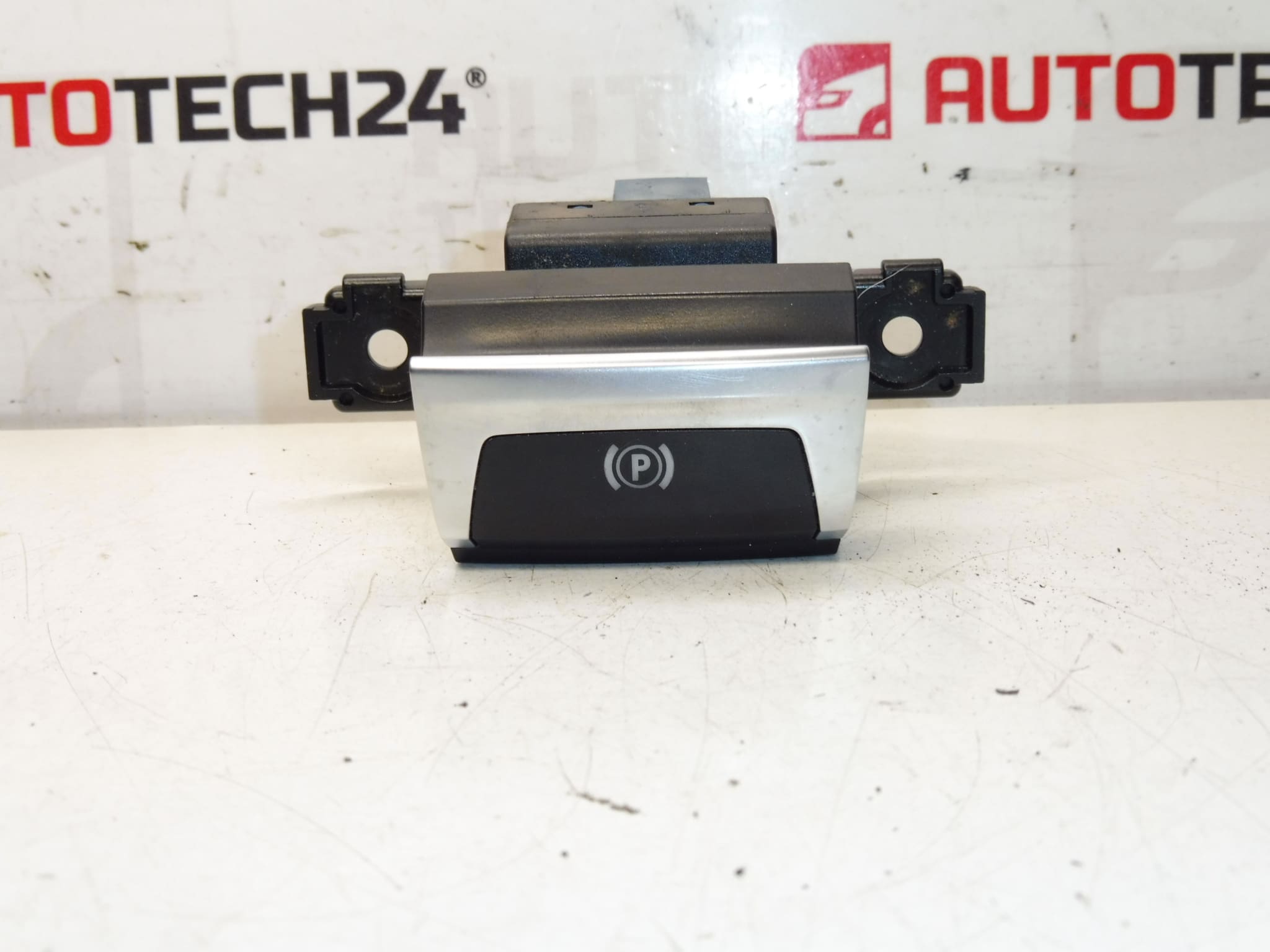 Peugeot 308 T9 Handbromskontroll 96785851VV