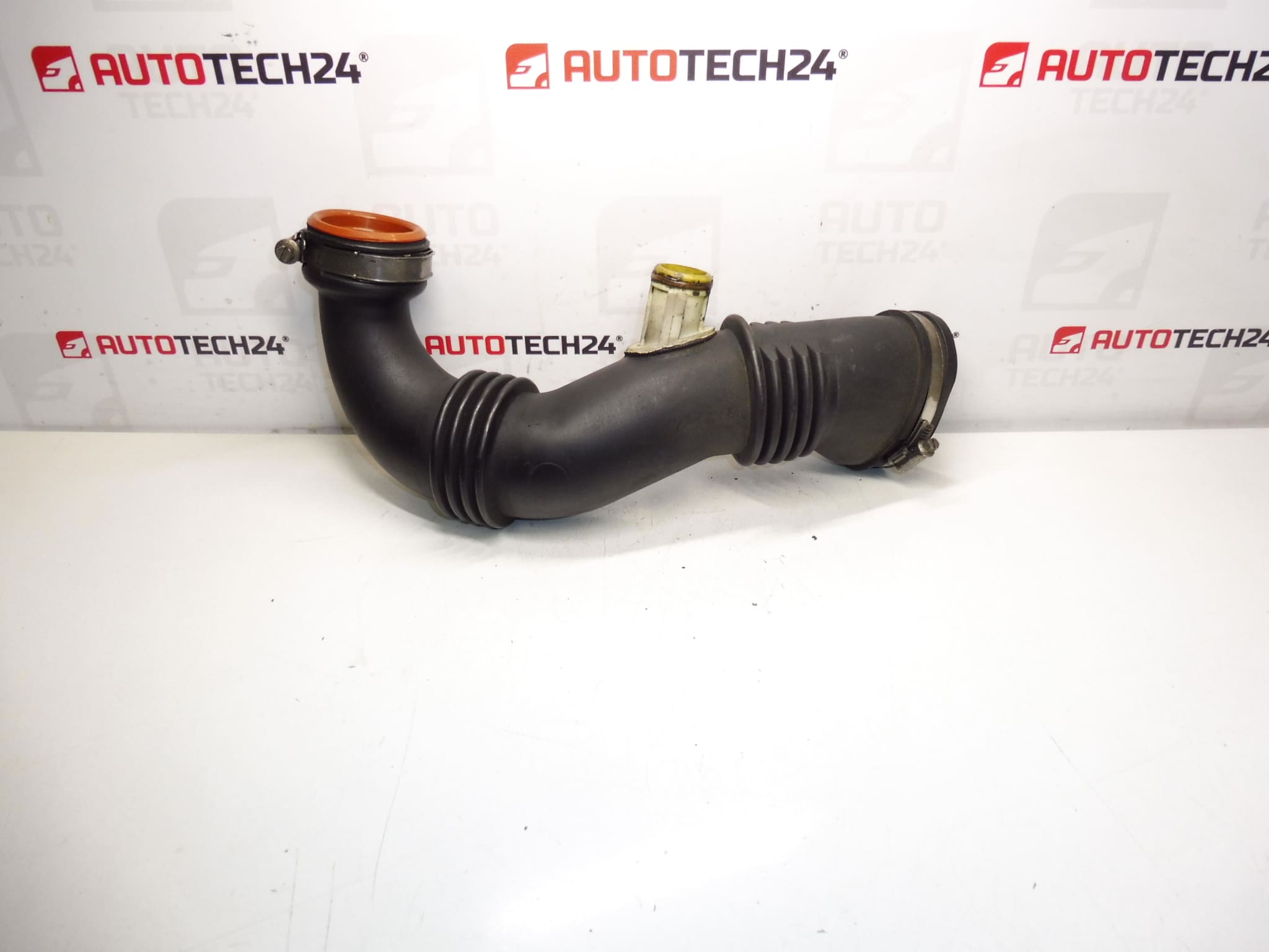 Turbo insugningsrör 1.6 HDI Citroën Peugeot 9683735980 1434E1