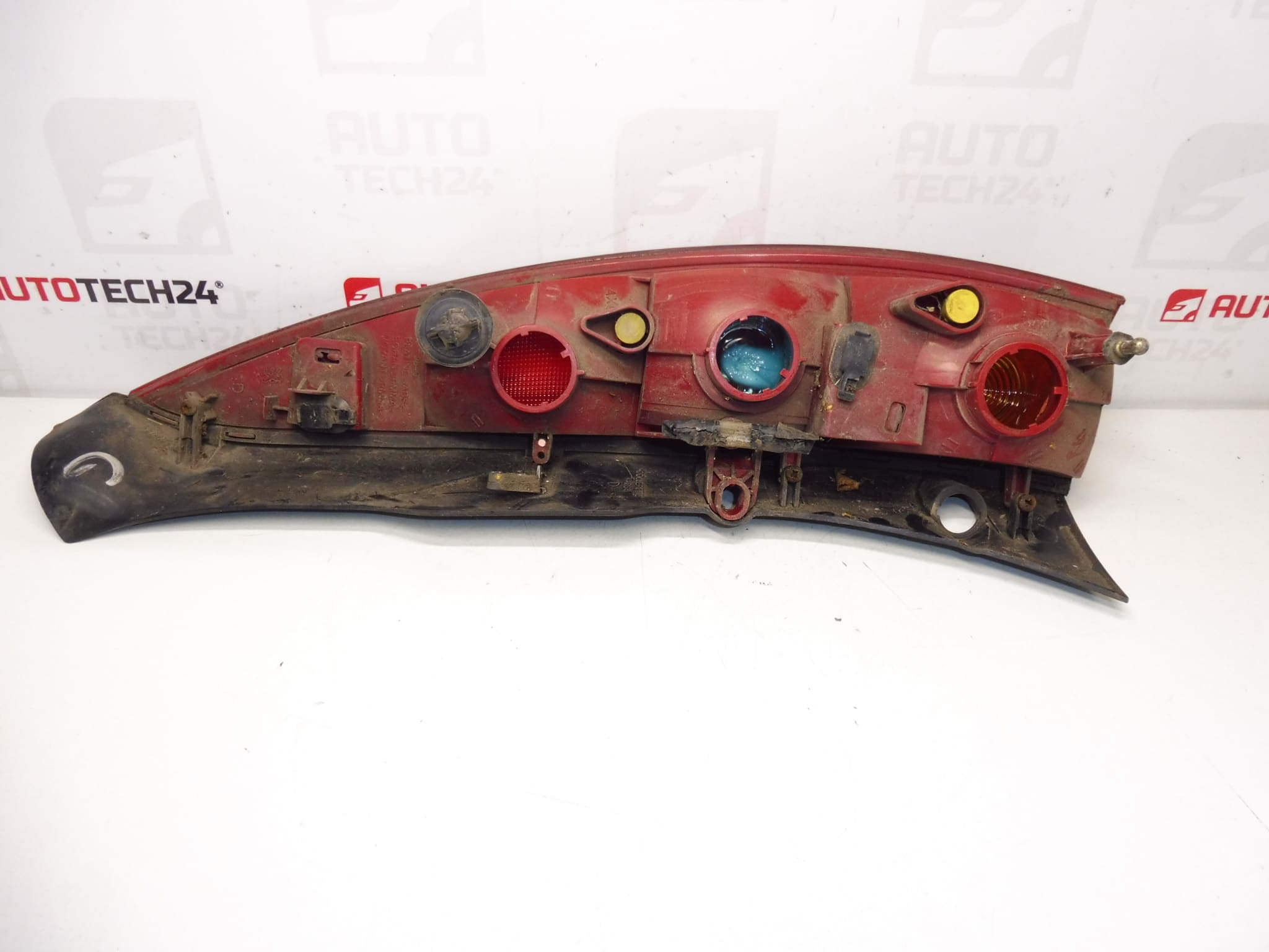 Höger nedre baklykta Citroën C5 I och II Kombi 9637356480 6351P7