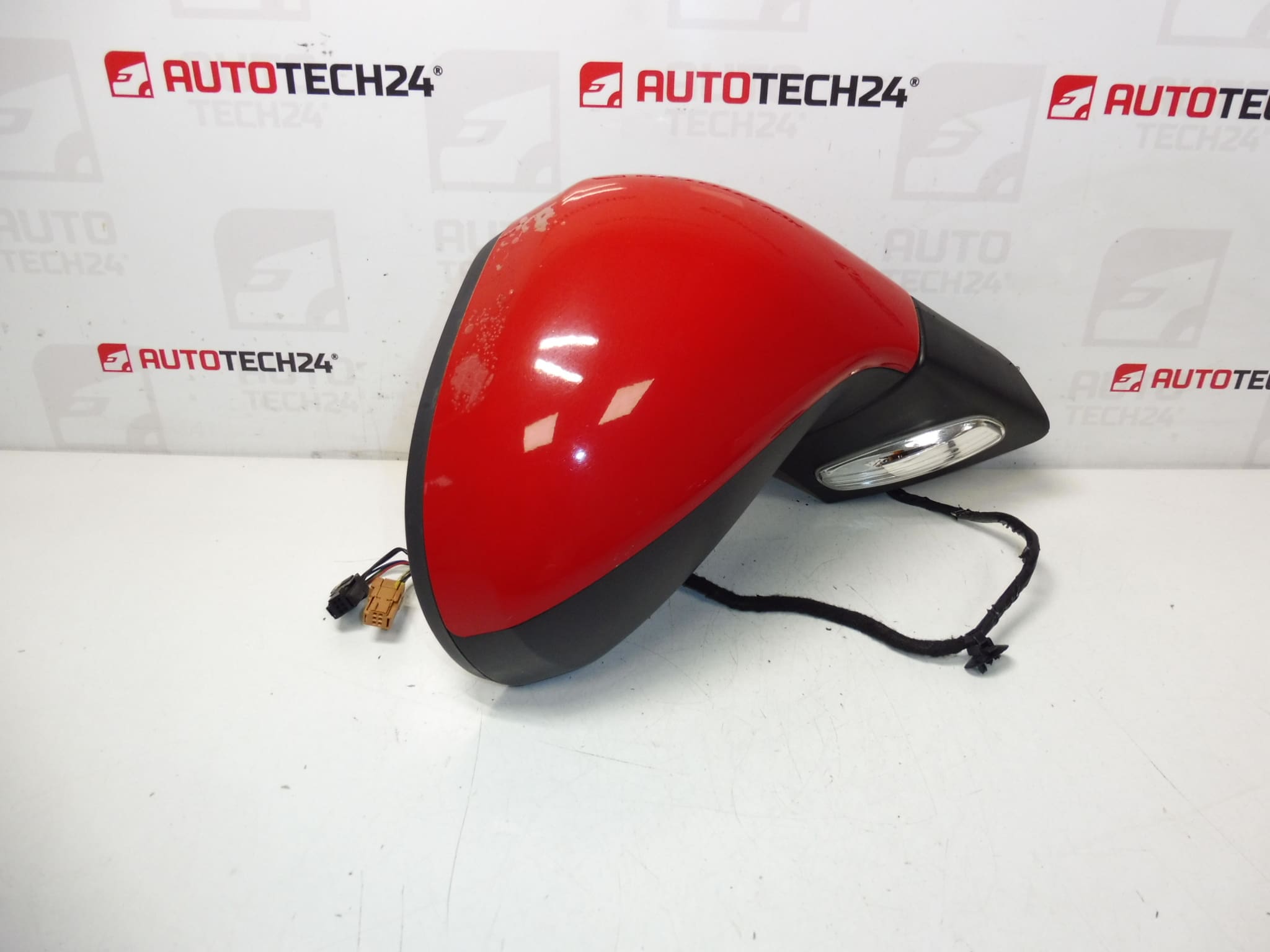 Höger spegel Peugeot 207 KKN 96806501XT 8149ZH