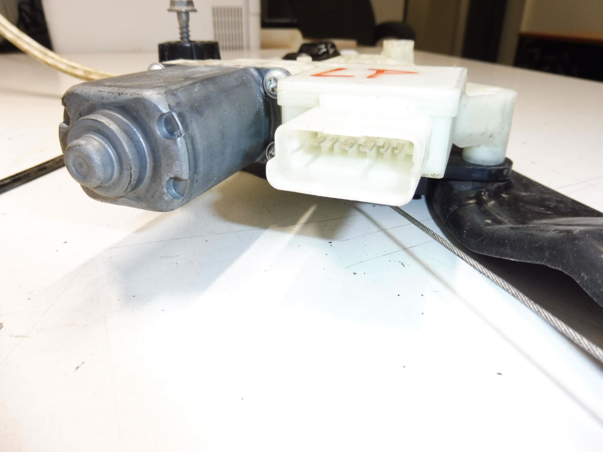 Peugeot 308 T9 dragmekanism för förarfönster 9816273280 - Bild 2