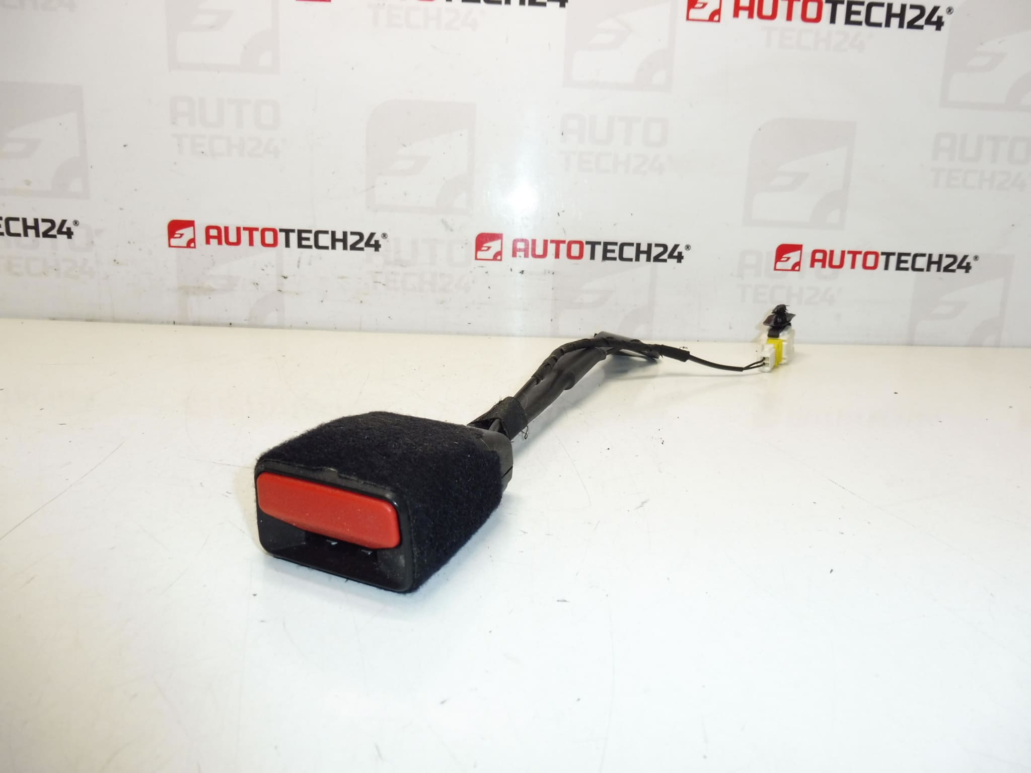 Peugeot 308 T9 passagerarpasslåshållare 96776848XT