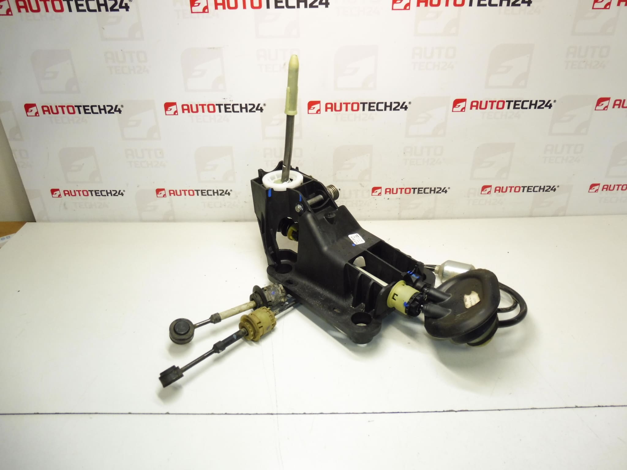 Växelspak med kablar Peugeot 207 9654072280 2400CP 2444CZ