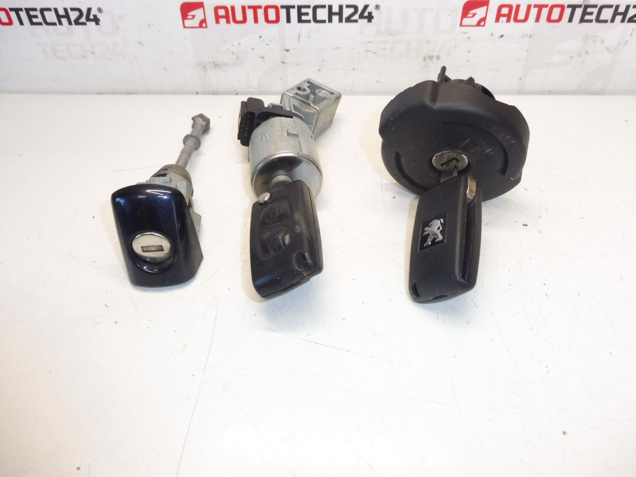 Låssats 2 nycklar Peugeot 3008 5008 4162SX 4162KF 4162XT