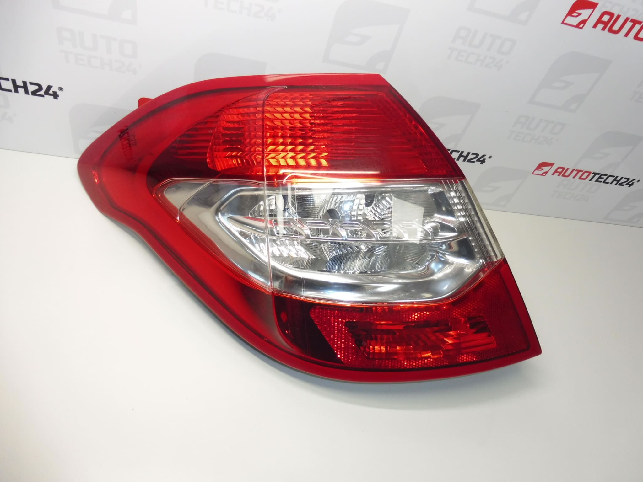 Vänster bakljus exteriör Citroën C4 II 9687312180 6350KS