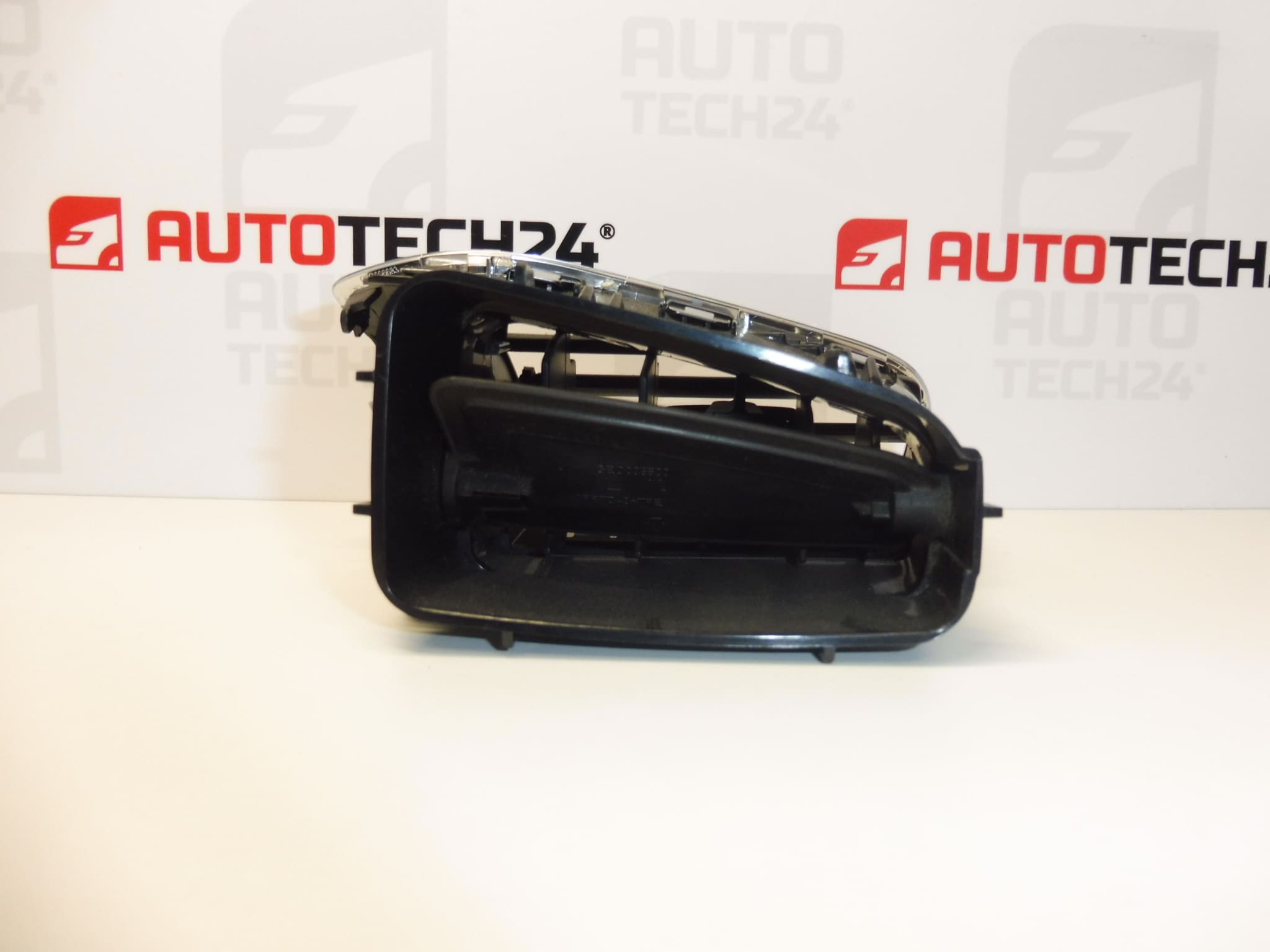 Vänster ventilationsgaller Citroen C4 II B7 och DS4 9671332377 8247S2 - Bild 2